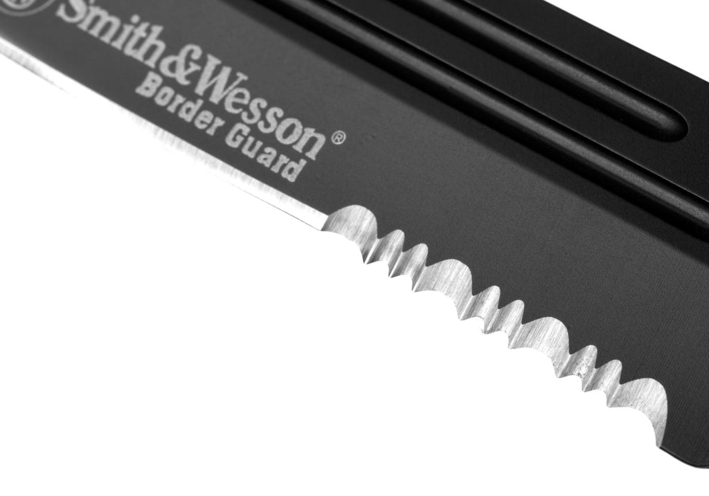 Smith & Wesson Border Guard SWBG2TS Serrated Tanto Folder - Black