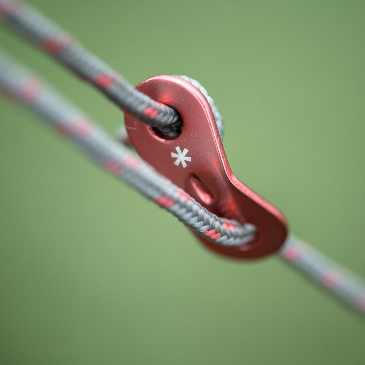 Tendeur rouge Snow Peak Red Aluminium Rope Tensioner