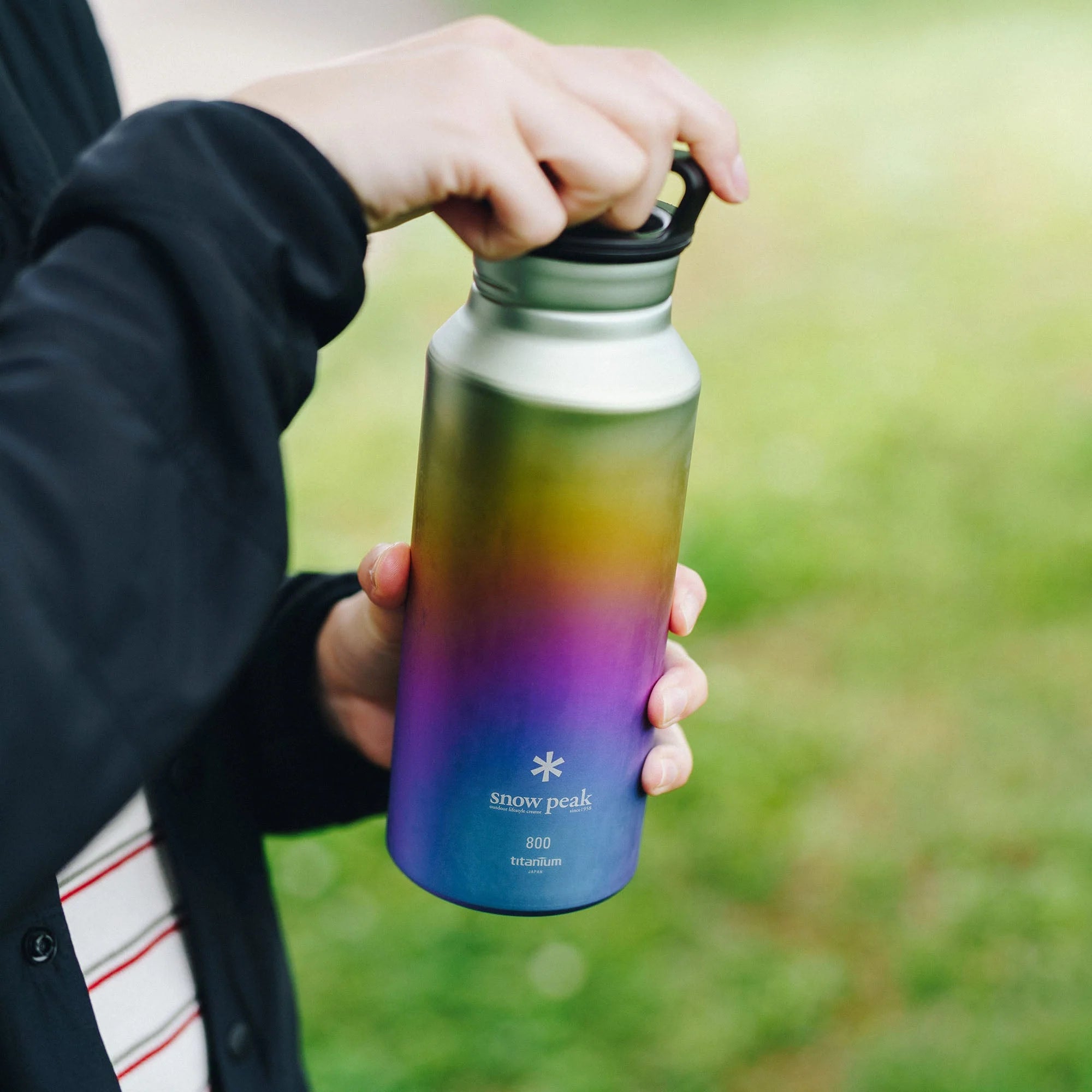 Bouteille Aurora en Titanium 800 Rainbow Snow Peak
