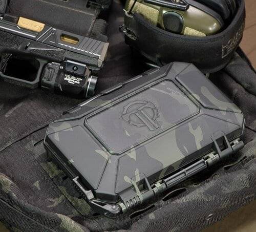 Batteries et chargeurs - Thyrm | DarkVault™ Comms Critical Gear Case - Multicam Edition - outpost-shop.com