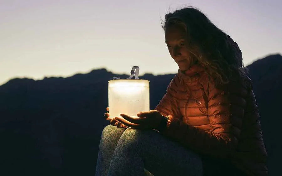 BioLite Luci Charge 360 - lanterne solaire et chargeur