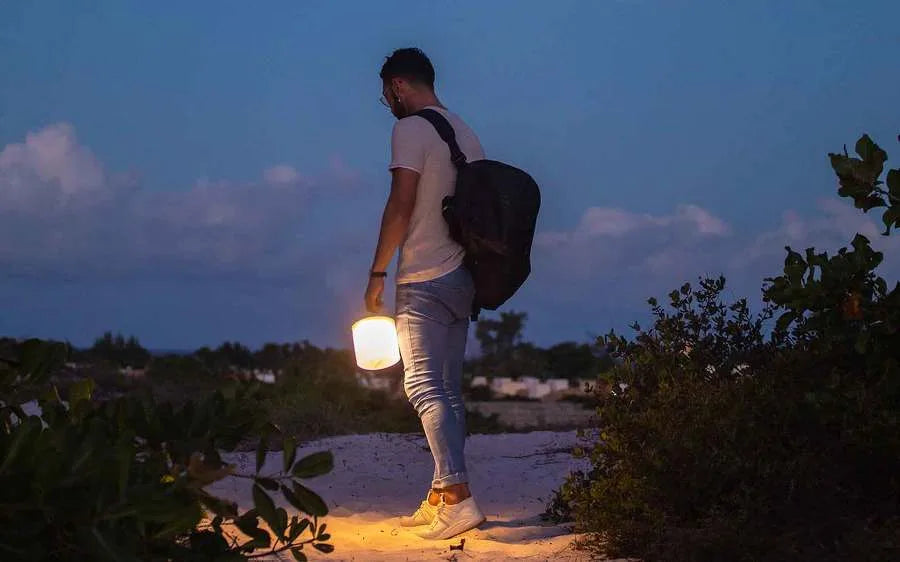BioLite Luci Charge 360 - lanterne solaire et chargeur