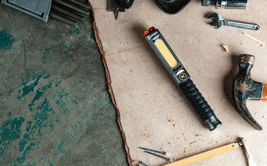 Nebo Big Larry Pro+ - lampe de travail rechargeable 600 lm