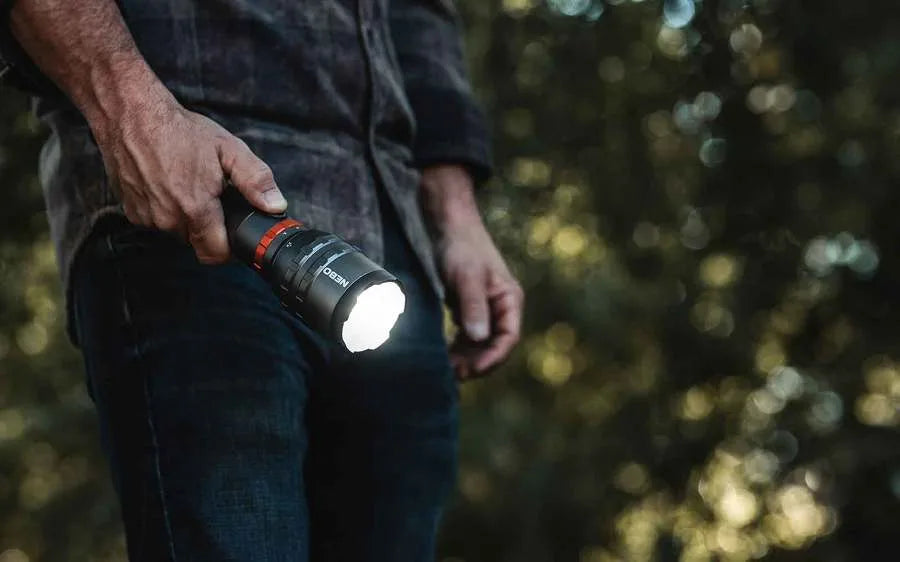 Nebo Davinci 12000 - lampe torche rechargeable 12000 lm