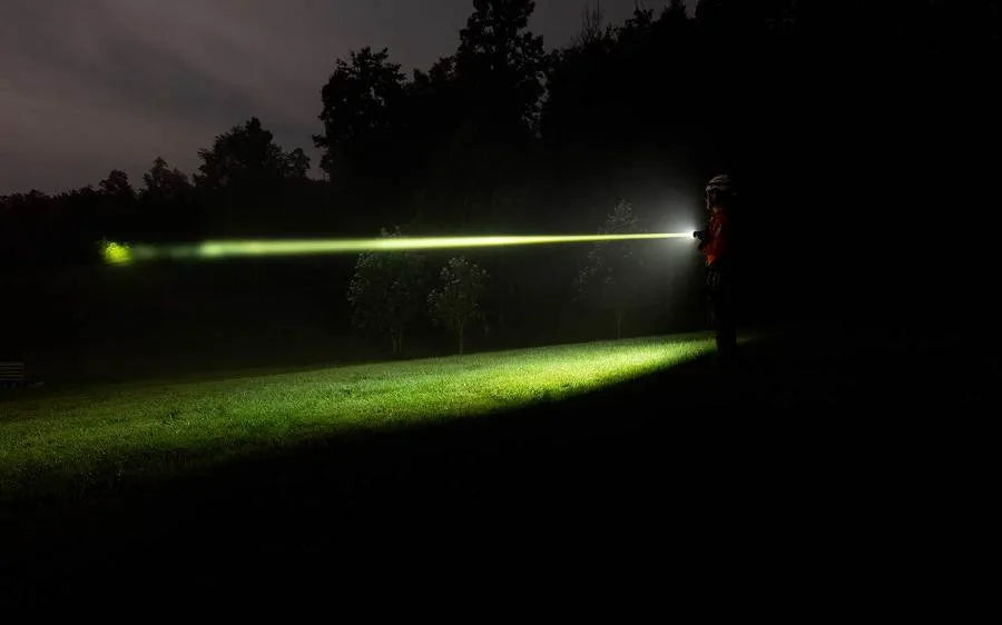 Nebo Luxtreme SL100 - projecteur LEP rechargeable portée 1600 m