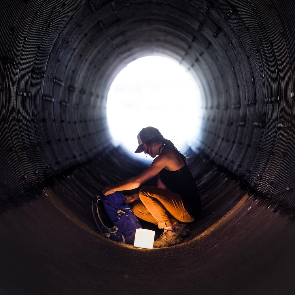 Lanternes et bougies - MPOWERD | Luci Base Light - outpost-shop.com