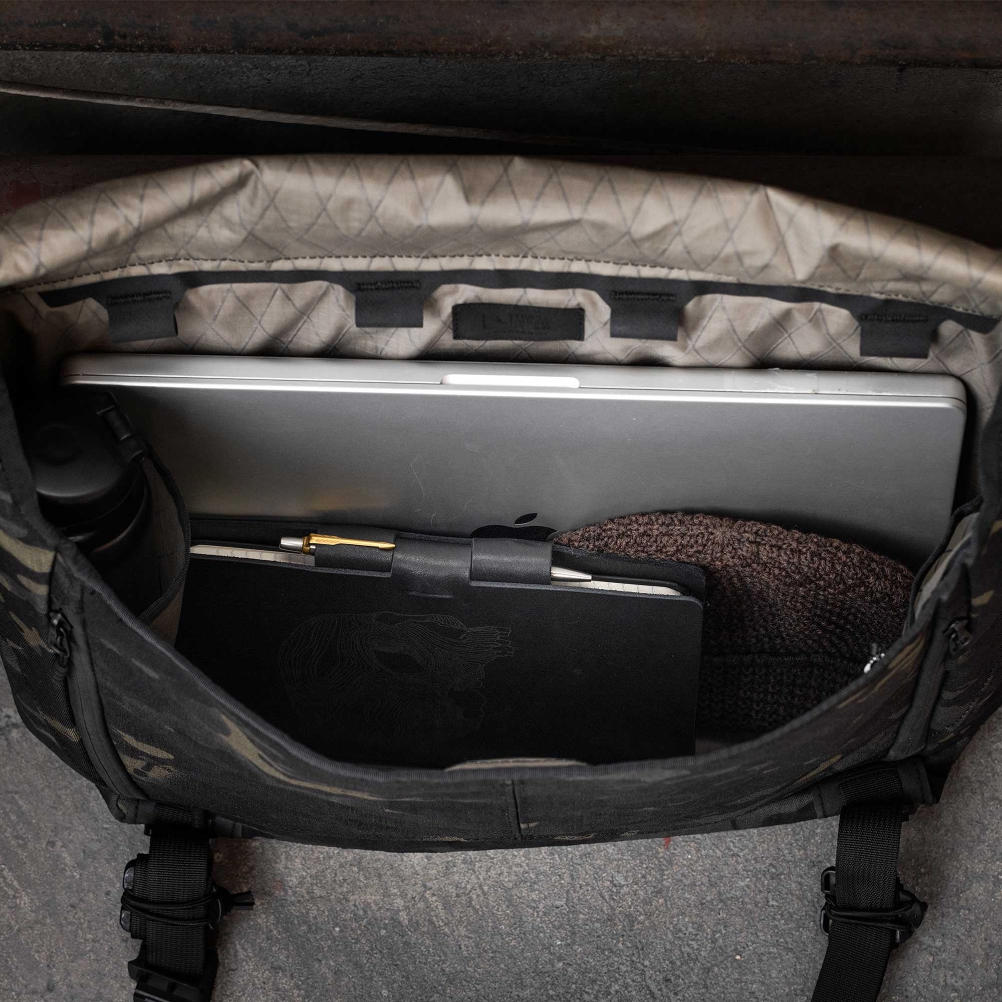 Sacs à dos 20 litres et moins - Triple Aught Design | Parallax Messenger Bag 15L X50 - outpost-shop.com