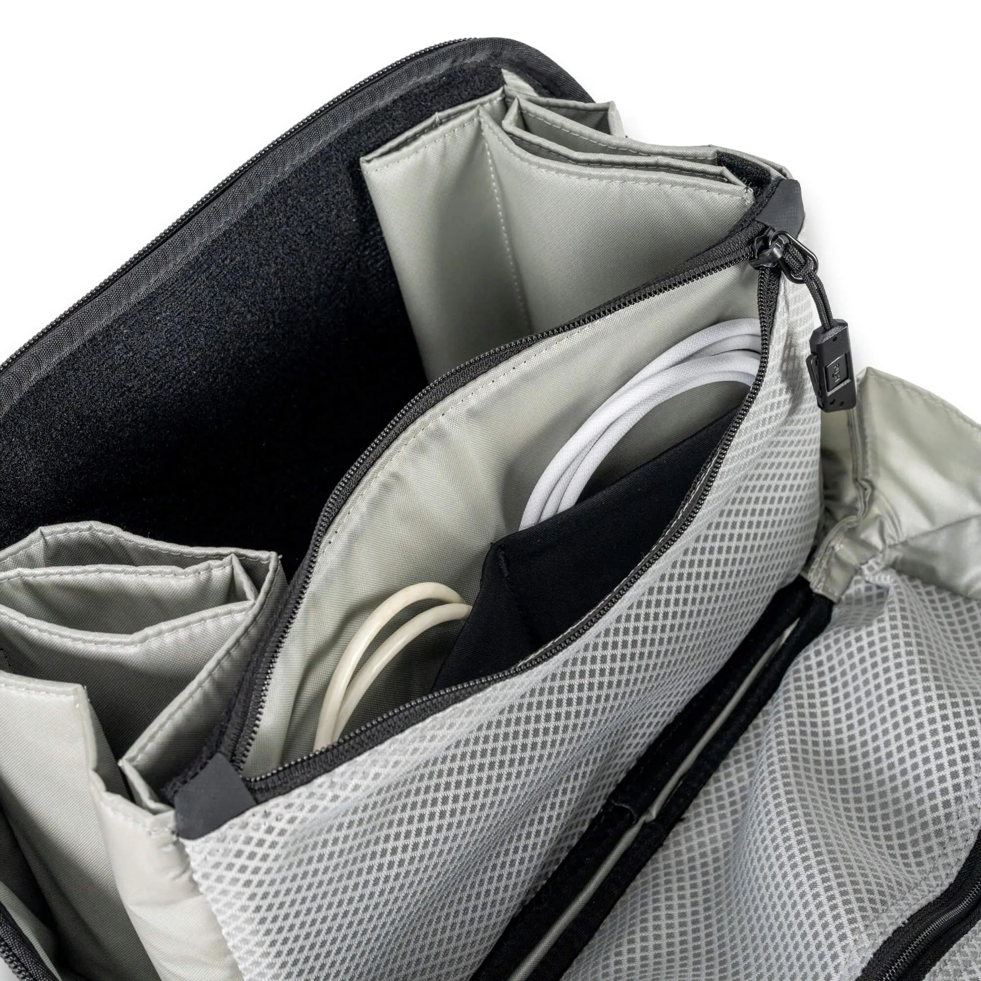 Tenkile™ Grande Tech Pouch STEP 22 Gear