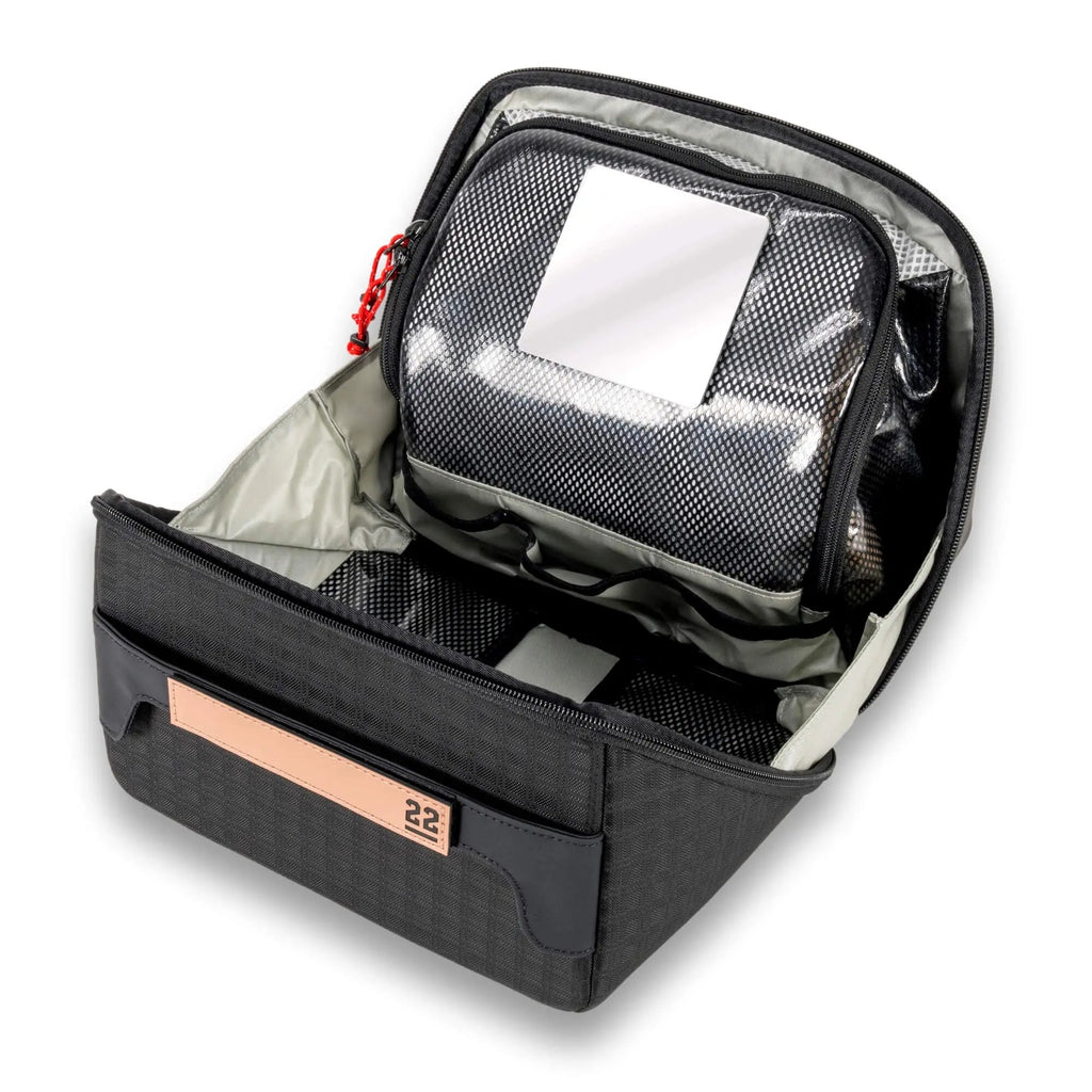 Tortoise™ Grande Toiletry Bag STEP 22 Gear