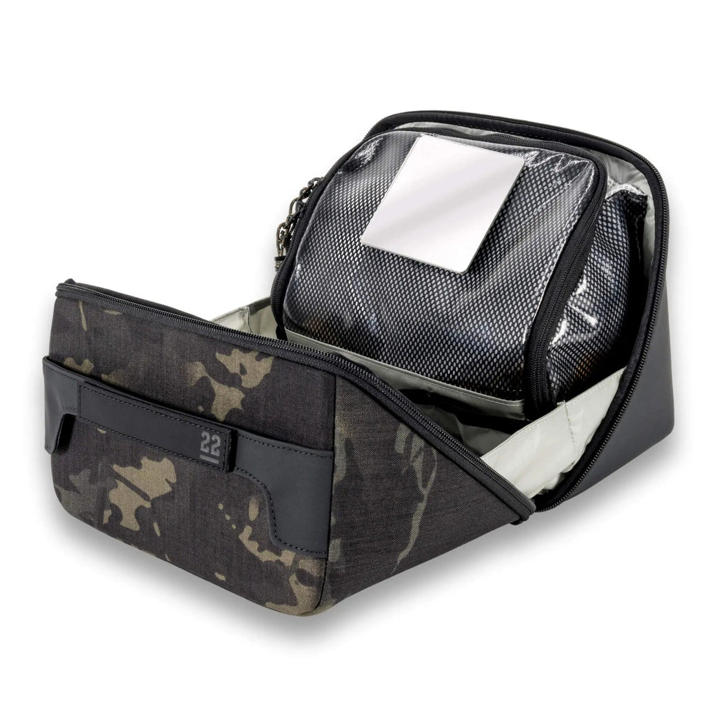 Tortoise™ Grande Toiletry Bag STEP 22 Gear