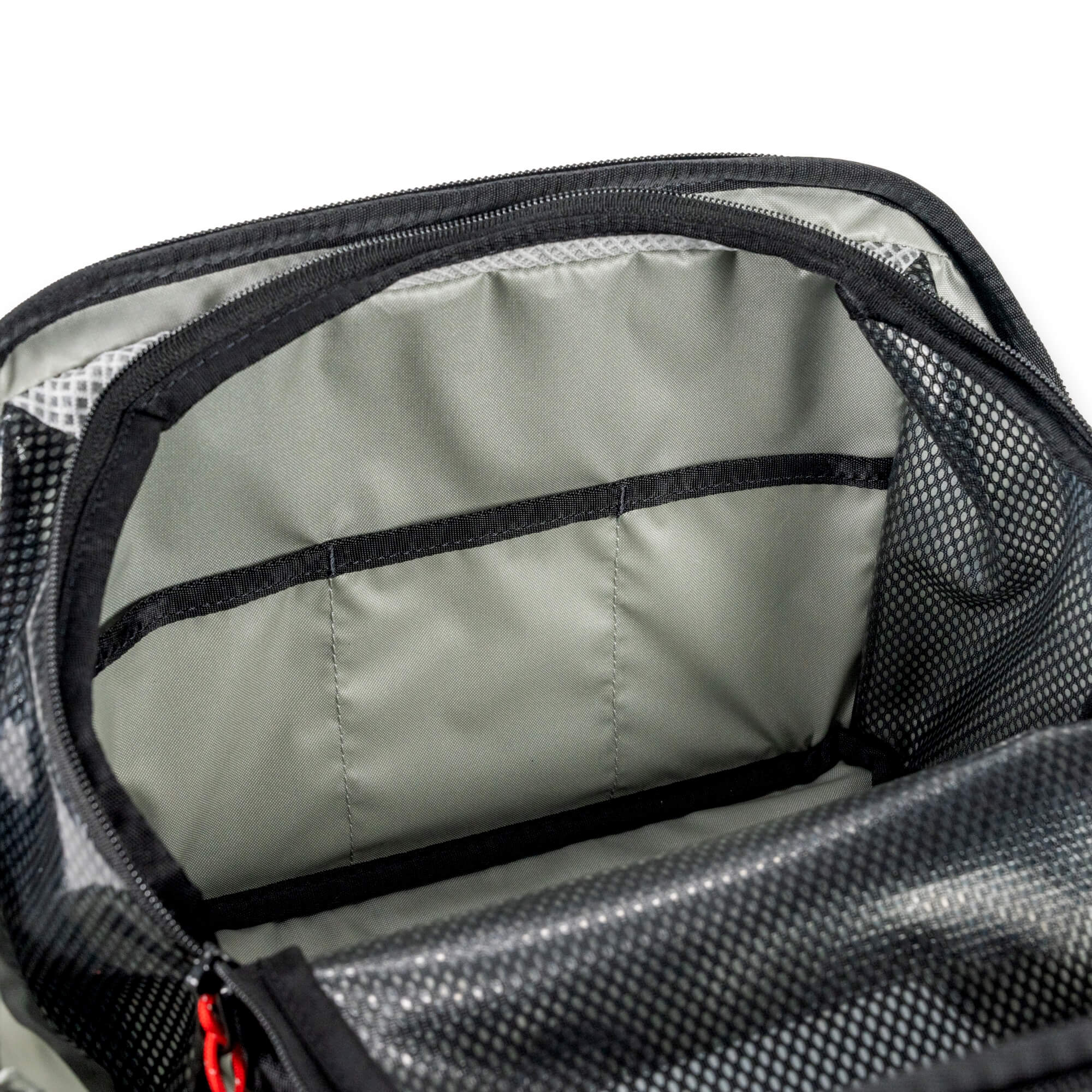 Tortoise™ Grande Toiletry Bag STEP 22 Gear