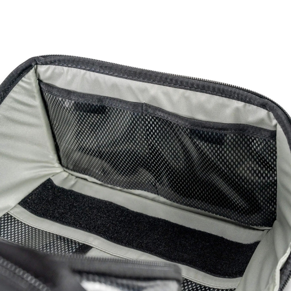 Tortoise™ Grande Toiletry Bag STEP 22 Gear