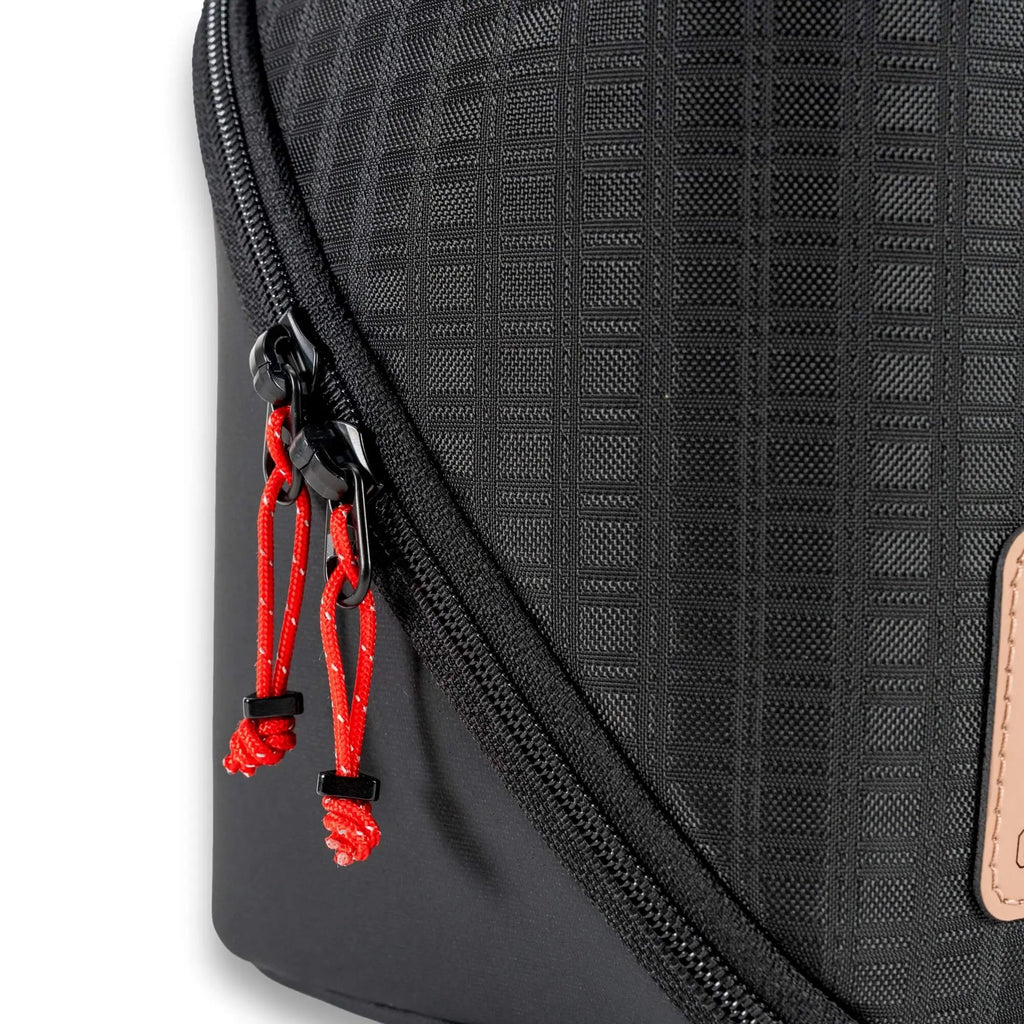 Tortoise™ Grande Toiletry Bag STEP 22 Gear