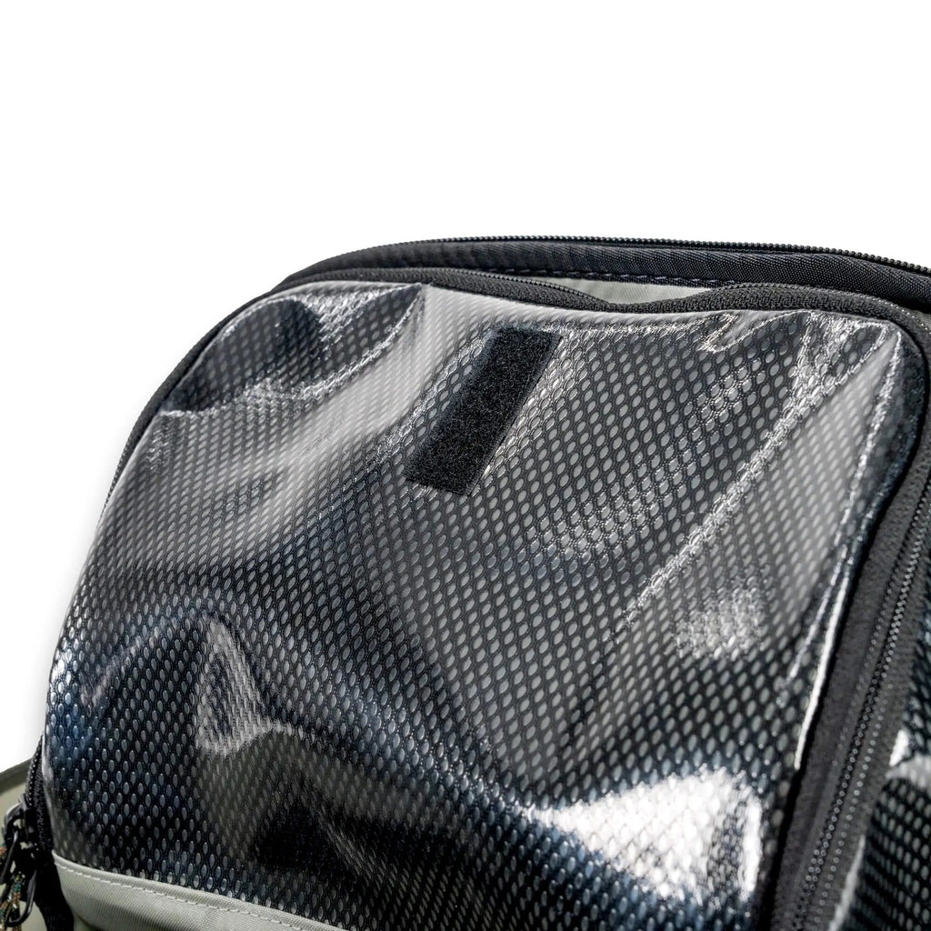 Tortoise™ Grande Toiletry Bag STEP 22 Gear