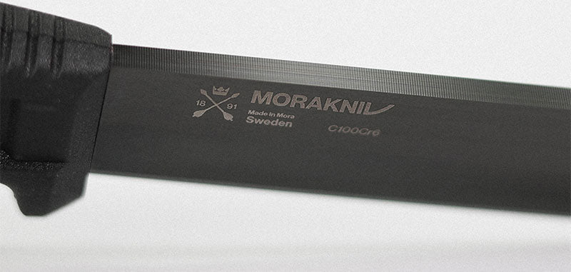 Couteau Morakniv Mörkret BlackBlade carbone full tang