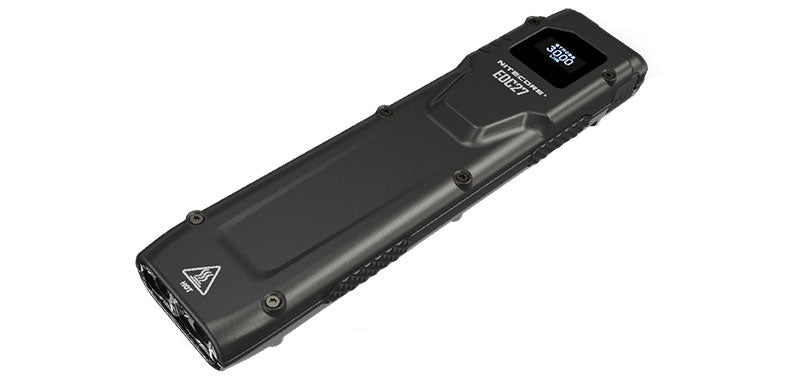 Lampe torche Nitecore EDC27 3000 lumens écran OLED