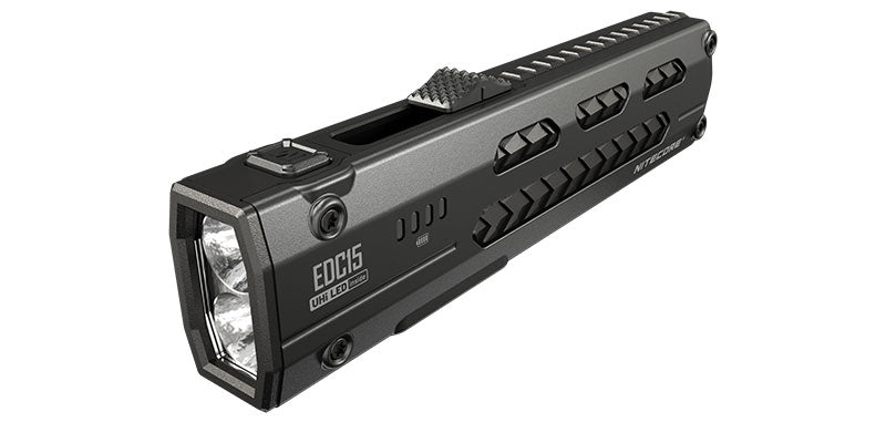 Lampe torche plate Nitecore EDC15 1200 lumens et UV