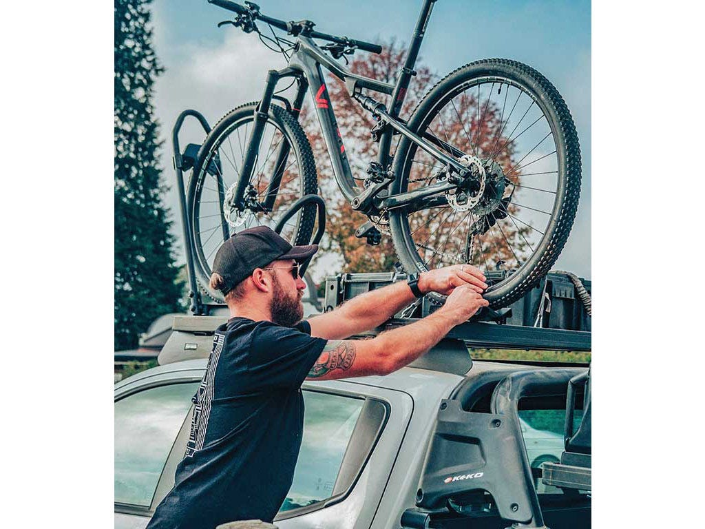 Support de vélo pour galerie de toit, Pro, roues en place