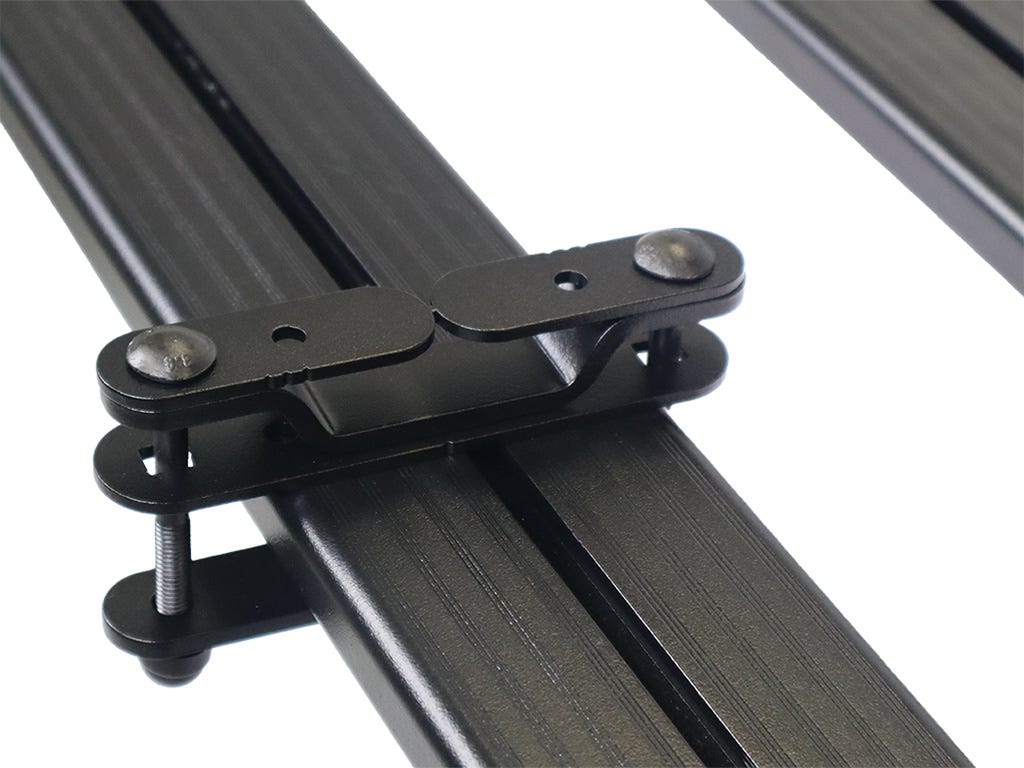 Supports de montage pour tente à coque rigide